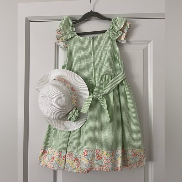 Iris & Ivy Girl's 2-Piece Striped Seersucker Dress & Hat Set - Picture 7 of 8